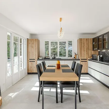 Le Grand Bois Elegant Et Chaleureux Avec Balcon, Au Calme Et A Deux Pas Du Centre-ville Διαμέρισμα Κάννες