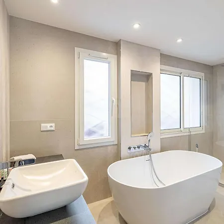 Le Grand Bois Elegant Et Chaleureux Avec Balcon, Au Calme Et A Deux Pas Du Centre-ville *