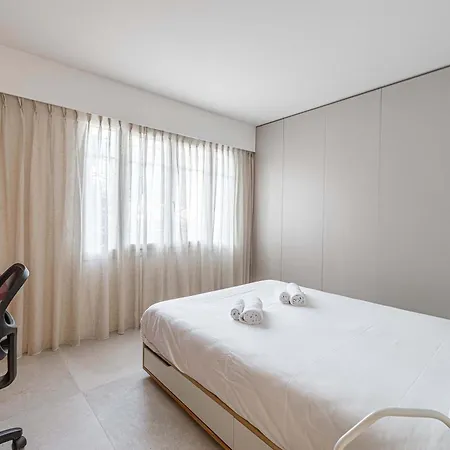 Le Grand Bois Elegant Et Chaleureux Avec Balcon, Au Calme Et A Deux Pas Du Centre-ville شقة